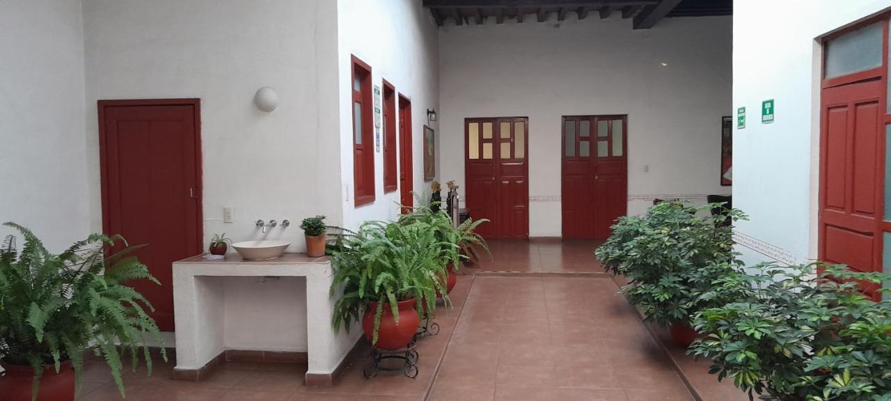 Posada de San Agustin Patzcuaro Bagian luar foto