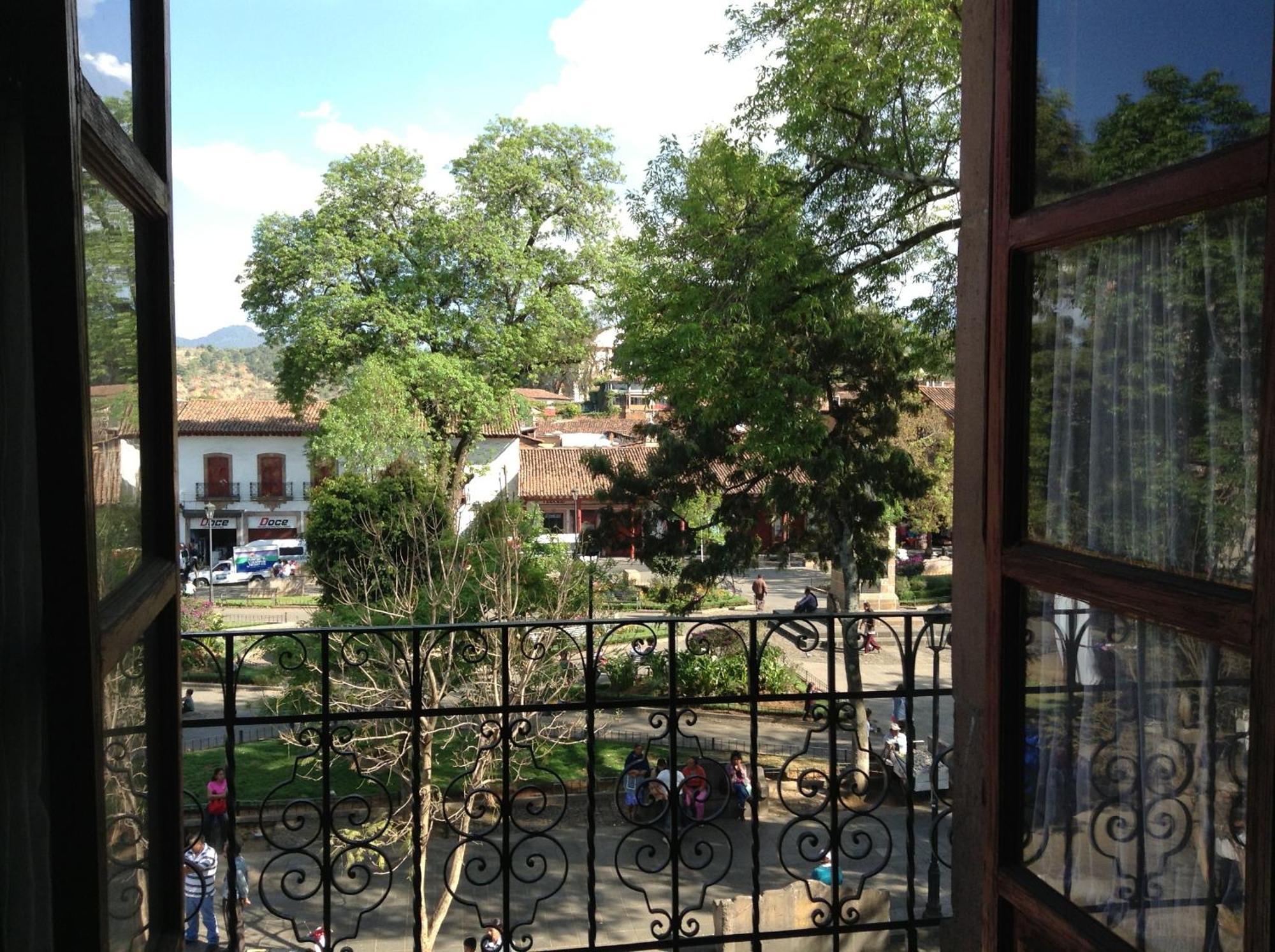 Posada de San Agustin Patzcuaro Bagian luar foto